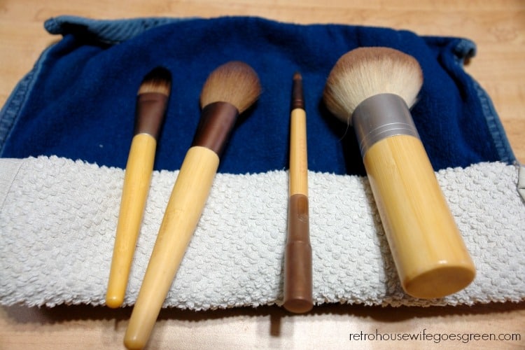 Clean Your Makeup Brushes, Naturally!