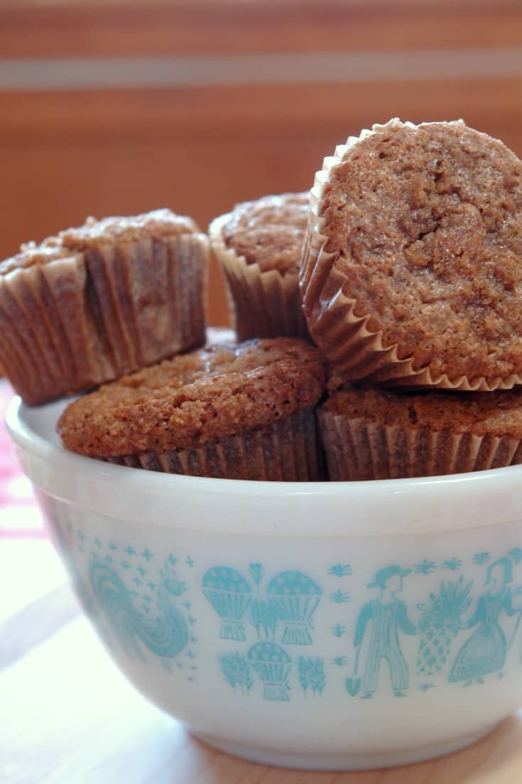 oatmeal coffee cake muffins in pyrex bowl