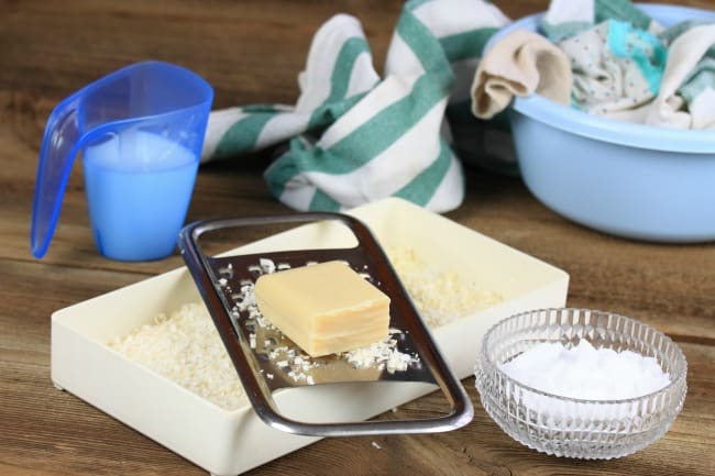 Why you shouldn't use homemade laundry detergent, diy laundry detergent, laundry soap