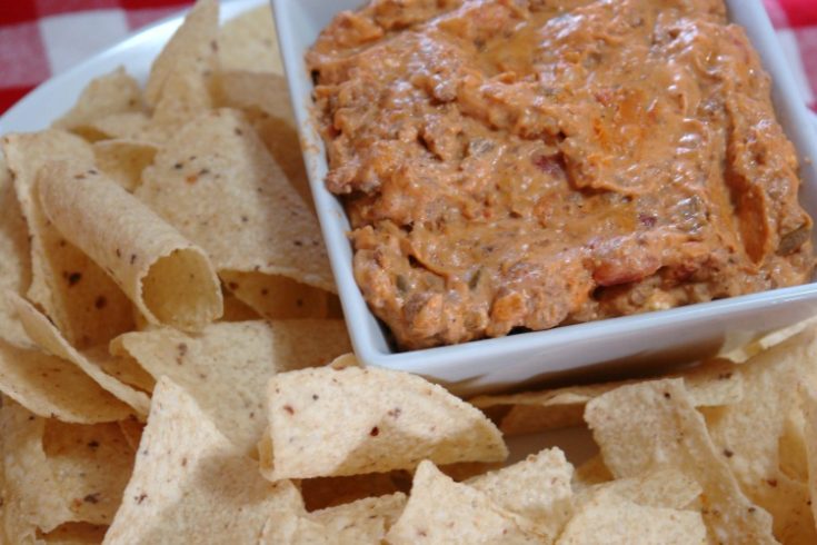 (ad) Easy Taco Queso Dip, party recipe, easy dip #timetocrunch